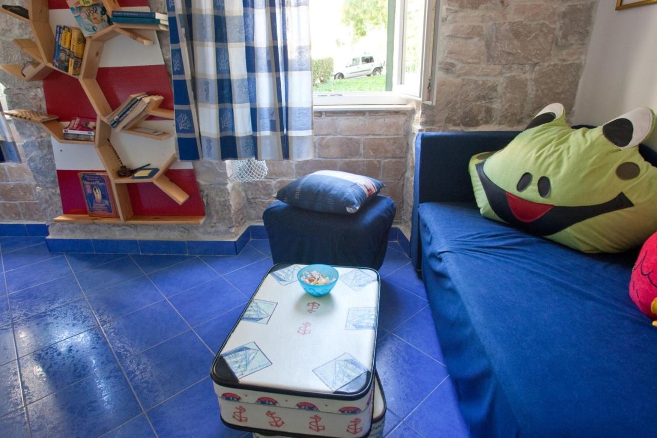 Studio Apartment Sretna Split Exterior photo